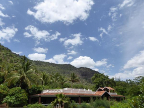 Гостиница Cardamom House  Семпатти